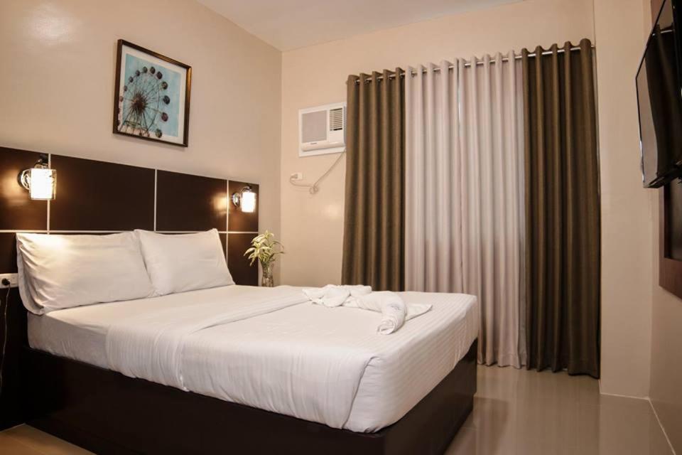 Mezza Hotel Koronadal Exterior foto